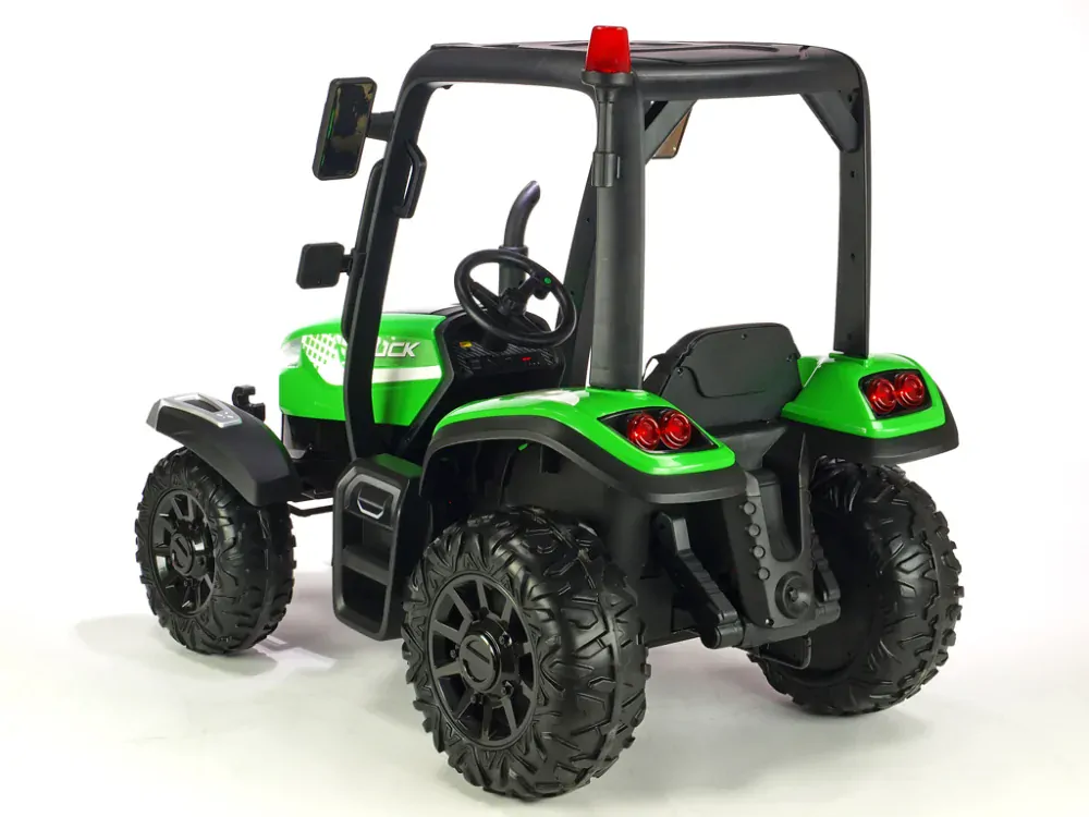 Traktor Blast s kabinou a vlekem, DO, zelený