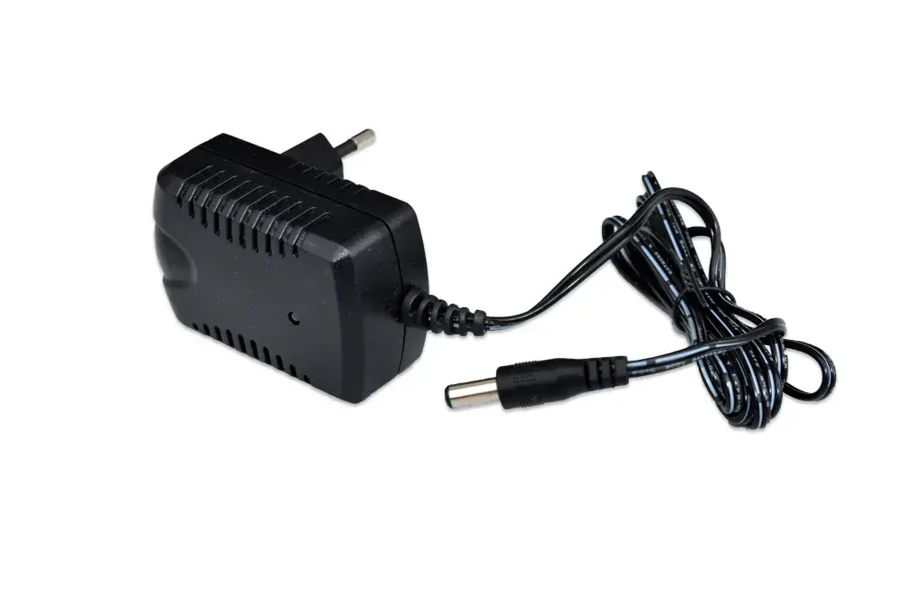 Nabíječka 12V / 1000mA s LED diodou nabití baterie