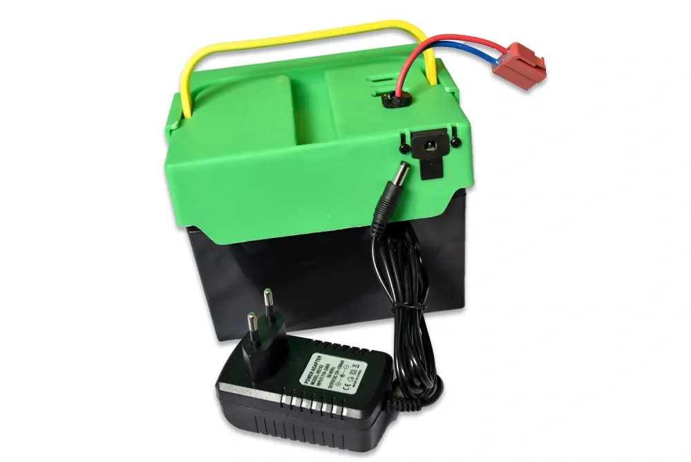 Náhradní box s 2x bateriemi 12V/7Ah pro vozítka 4x4, se 2 možnostmi nabíjení