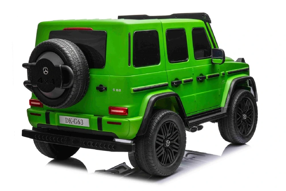 Dvoumístný džíp Mercedes G63 AMG 4x4, luxusní matová zelená