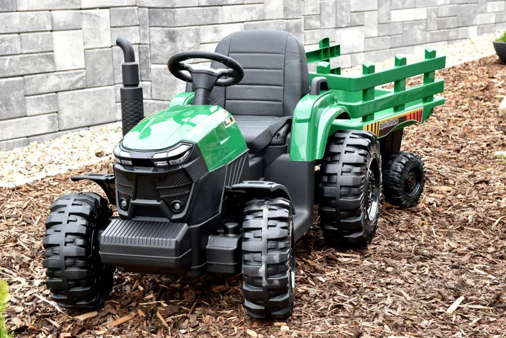 Traktor Agricultur farm s vlekem, DO, zelený
