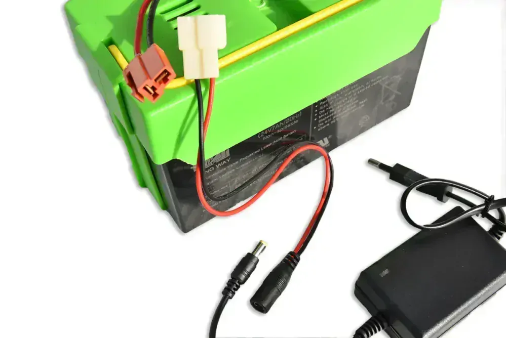 Náhradní box s 1 baterií 12V/7Ah pro dětská elektrická vozítka,s možností nabíjením mimo vozítko