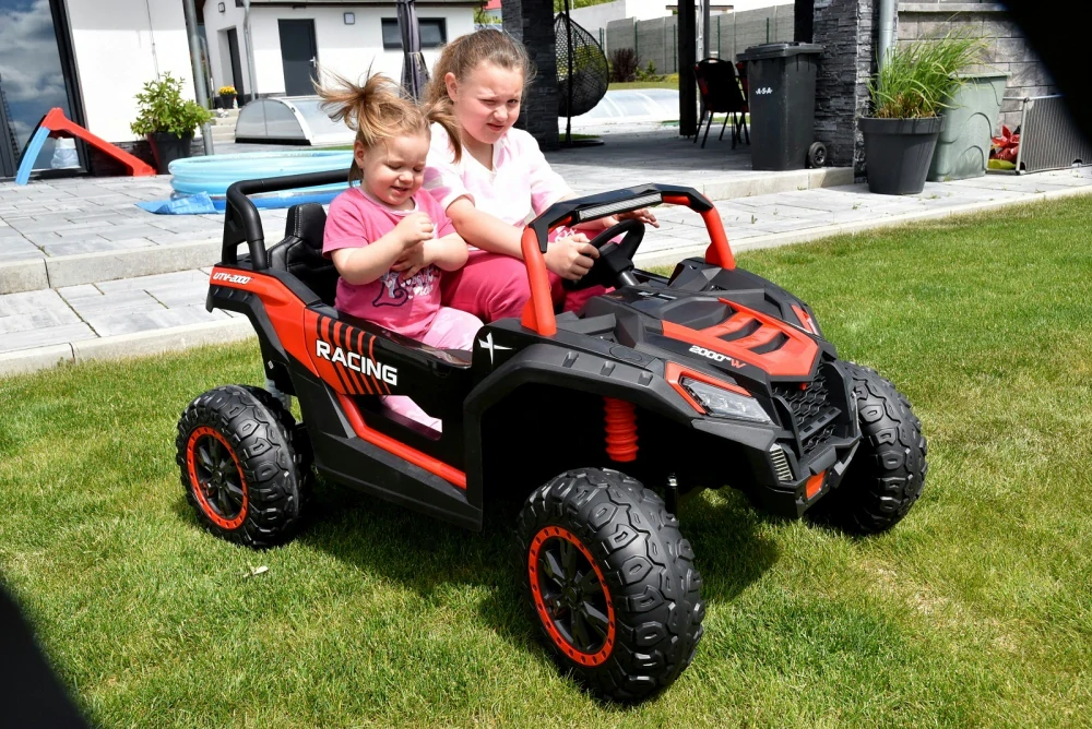Bugina Racing 4x 200W 4x4, dvoumístná, červená